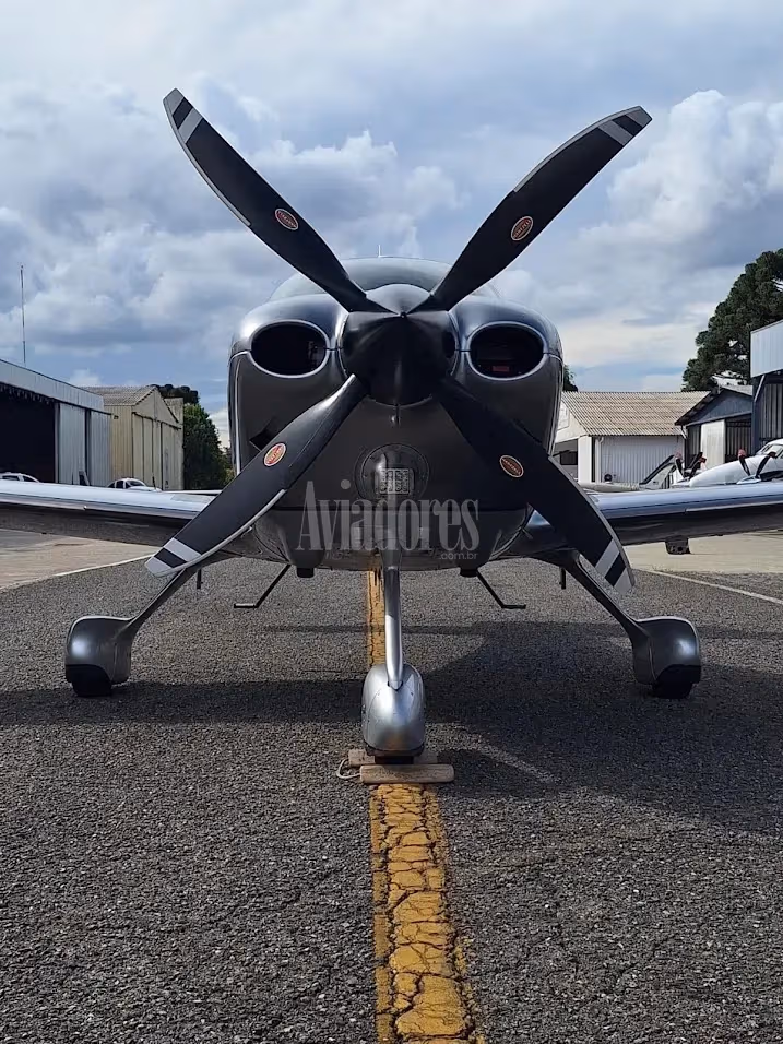 CIRRUS SR22T G6 CARBON 2022