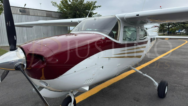 CESSNA T210L CENTURION 1976