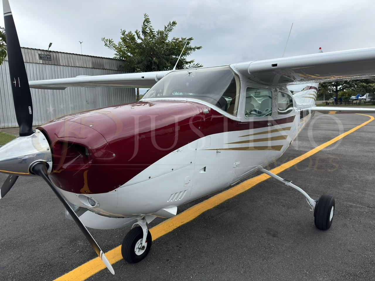 CESSNA T210L CENTURION 1976
