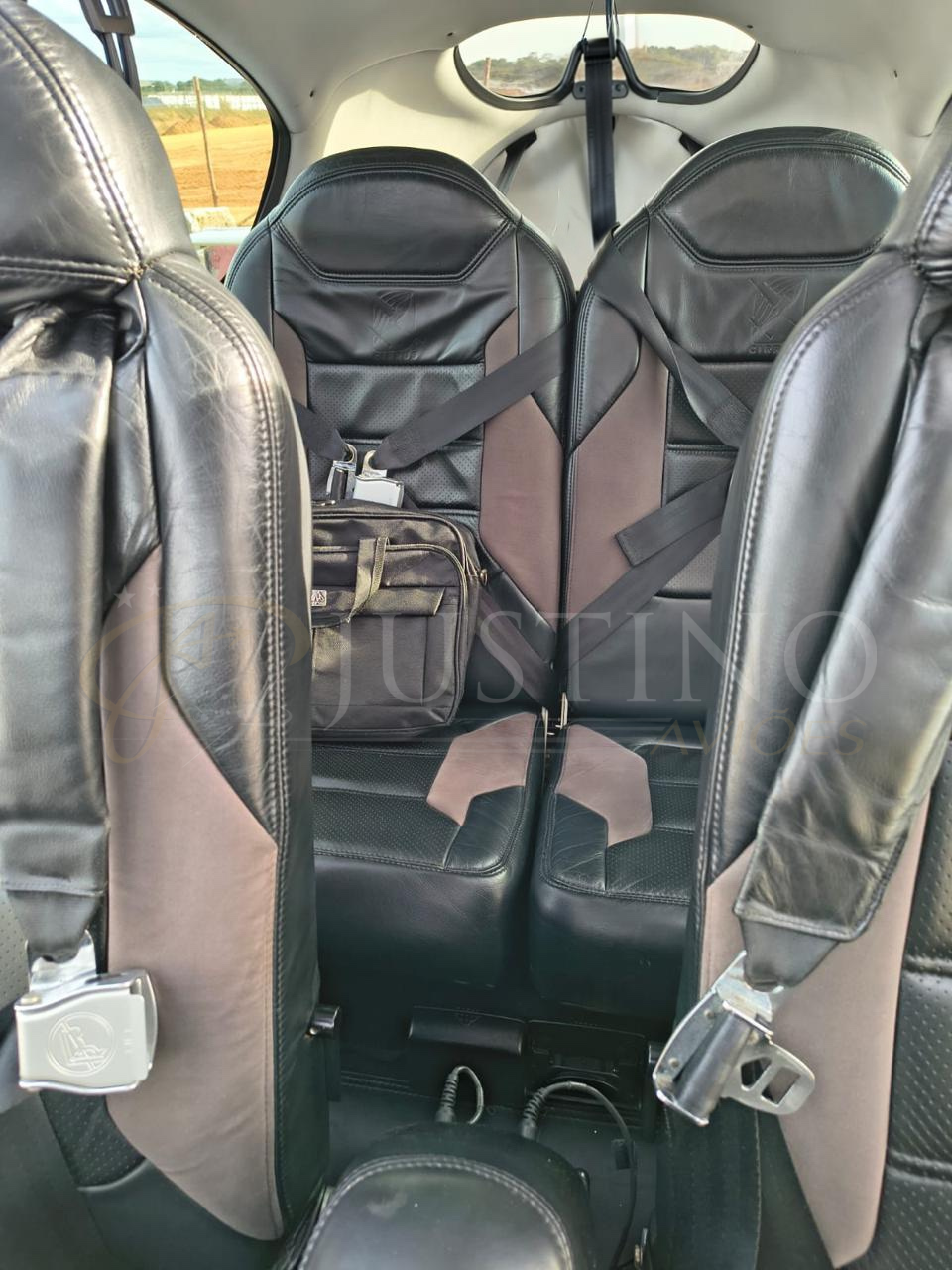 CIRRUS SR22 2011