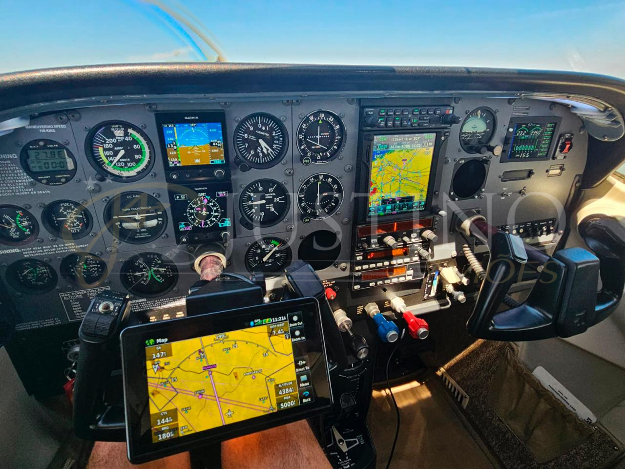 CESSNA SKYLANE 182S 1998