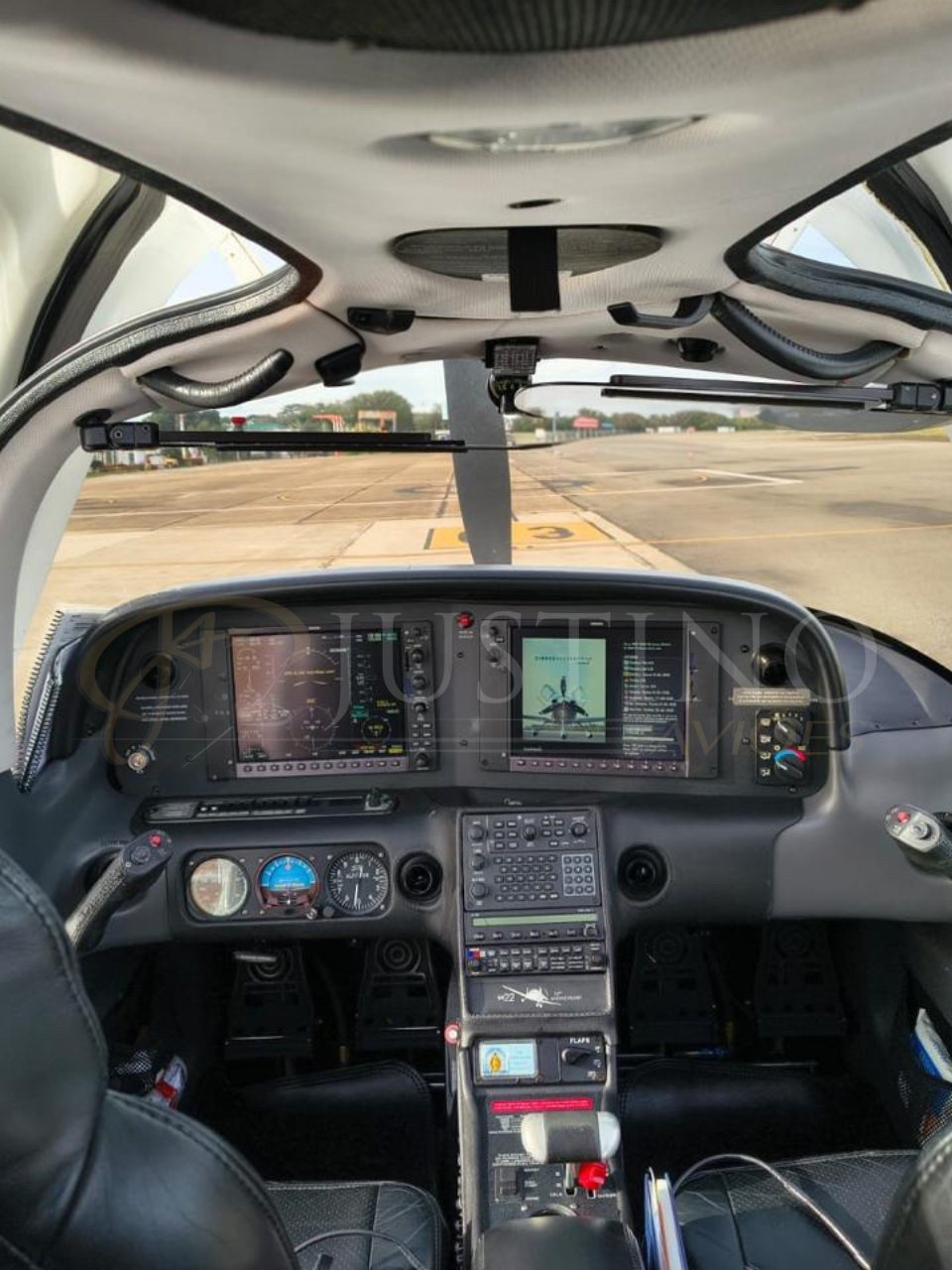 CIRRUS SR22 2011