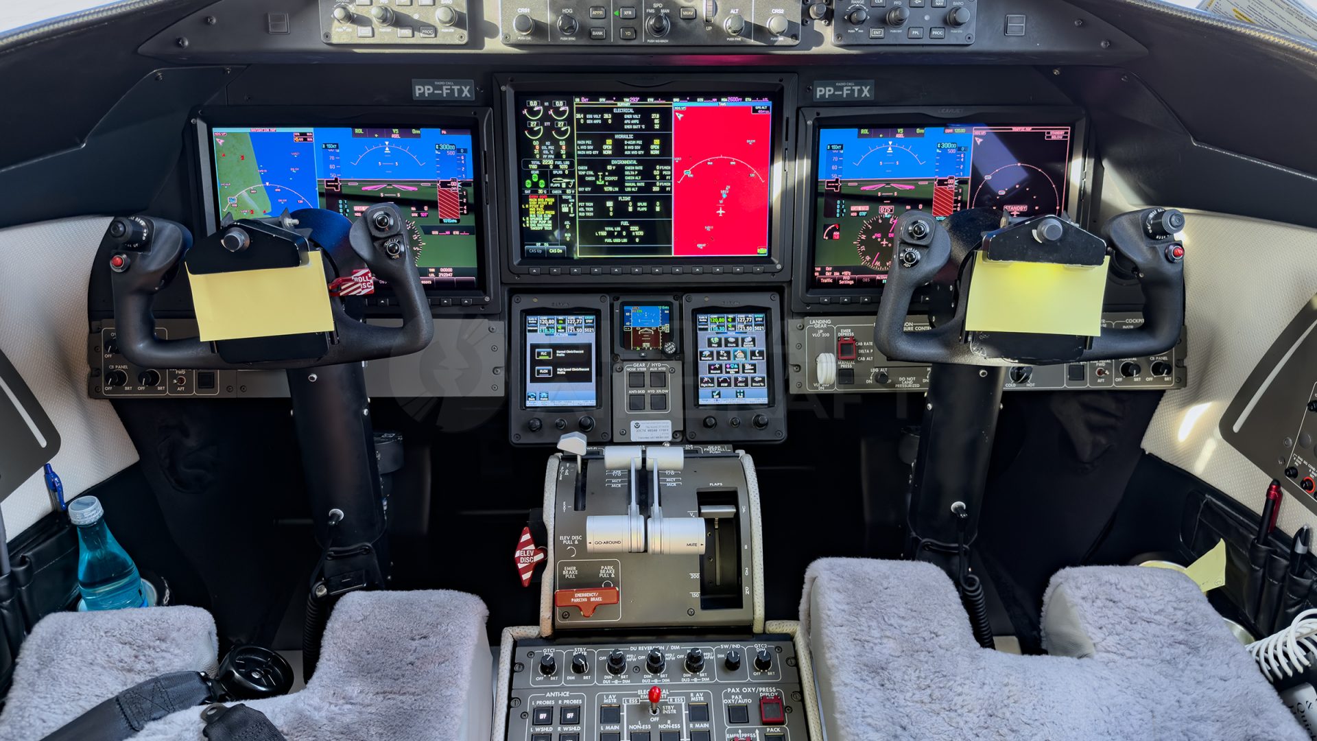BOMBARDIER LEARJET 75 2014