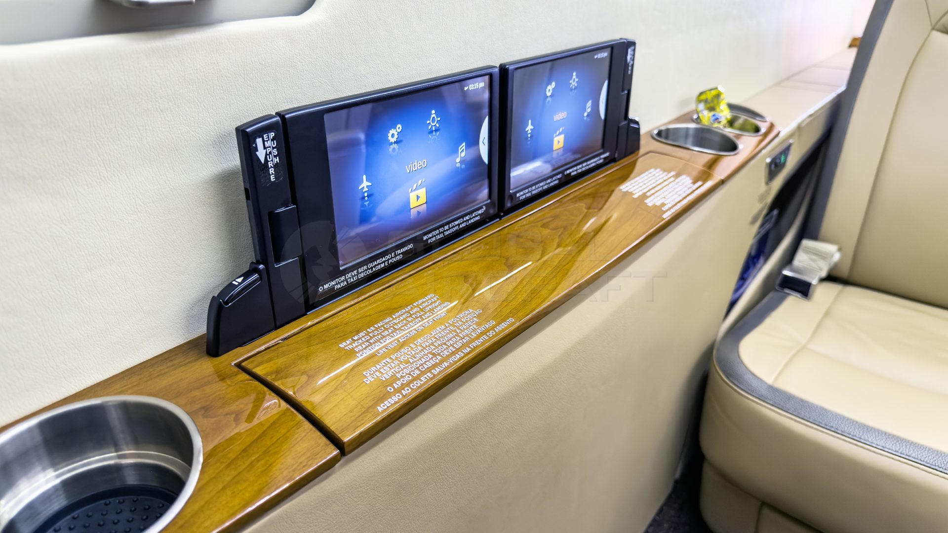 BOMBARDIER LEARJET 75 2014