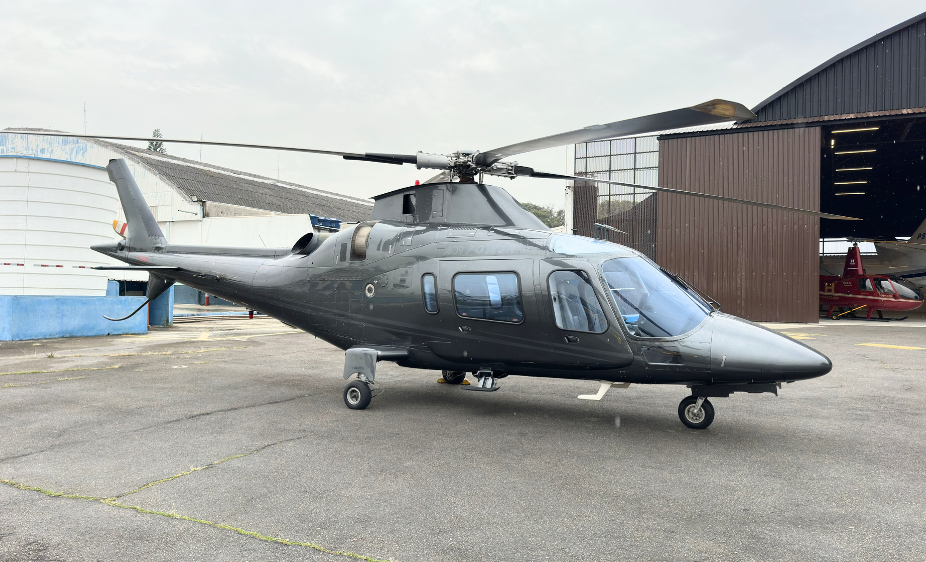 AGUSTA A109E POWER 2000