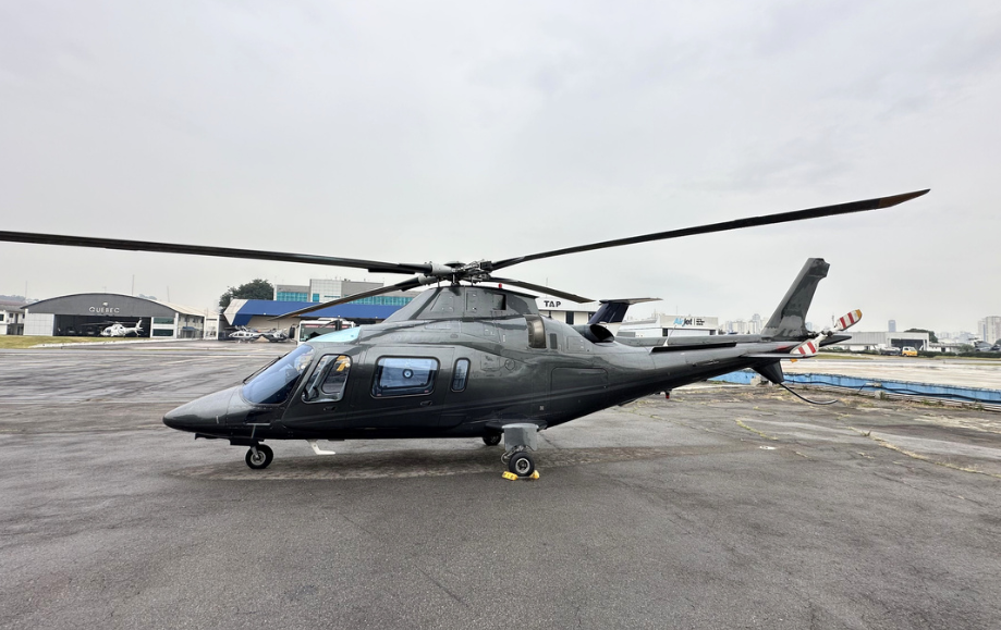 AGUSTA A109E POWER 2000