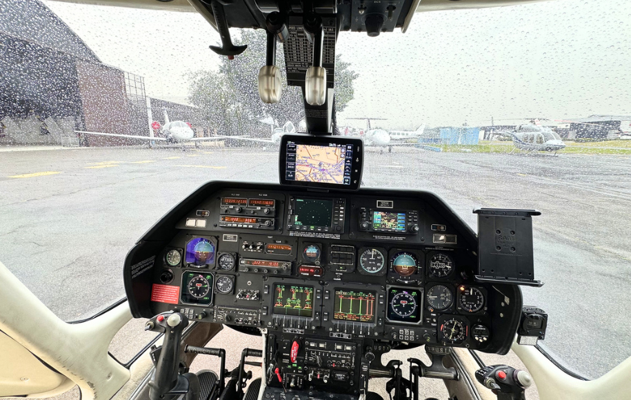 AGUSTA A109E POWER 2000
