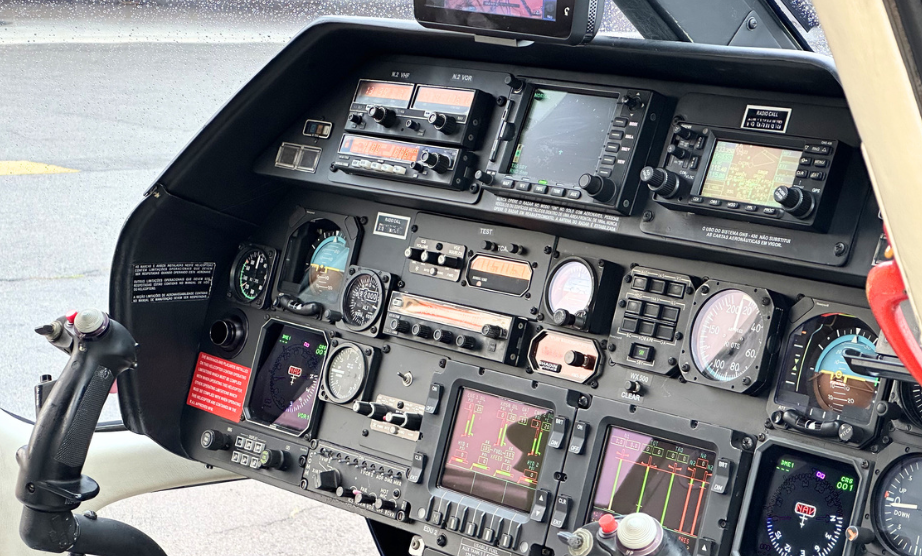 AGUSTA A109E POWER 2000