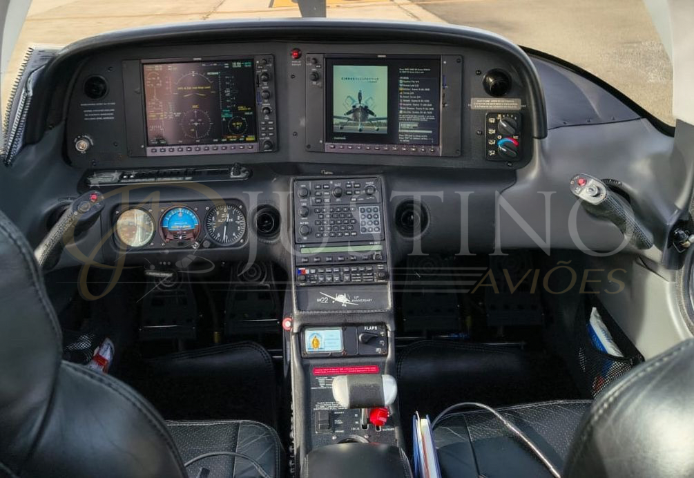 CIRRUS SR22 2011