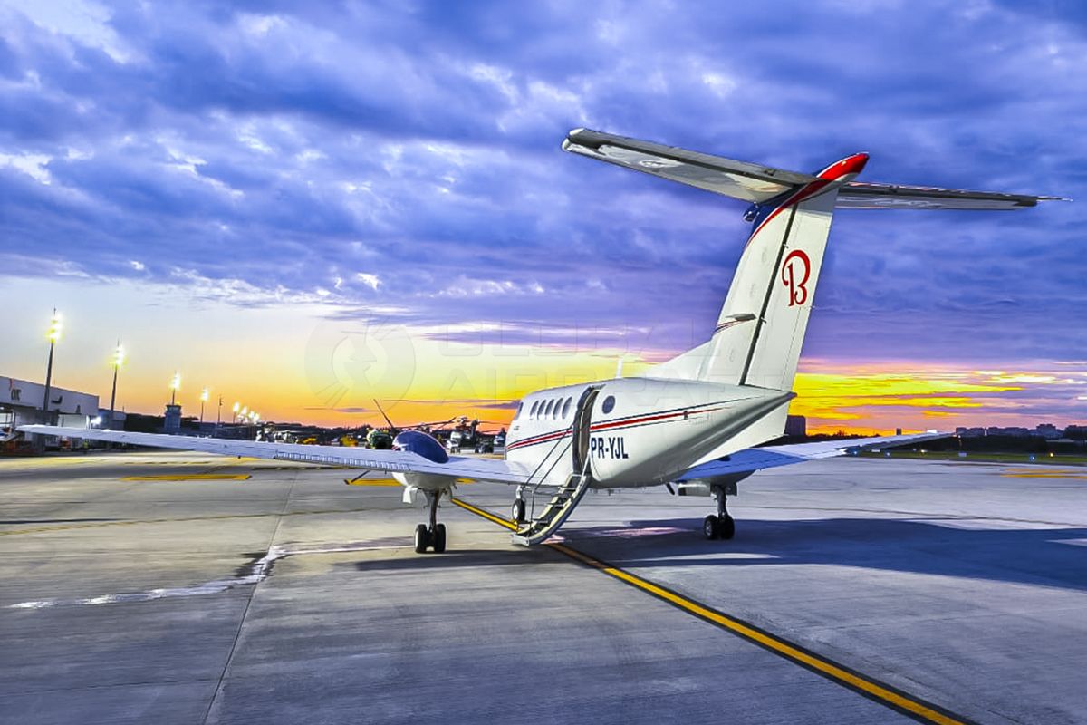 BEECHCRAFT KINGA AIR B200 2000
