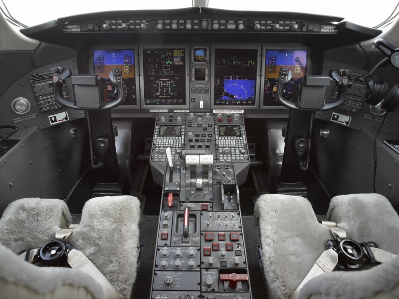 BOMBARDIER CHALLENGER 300 2012
