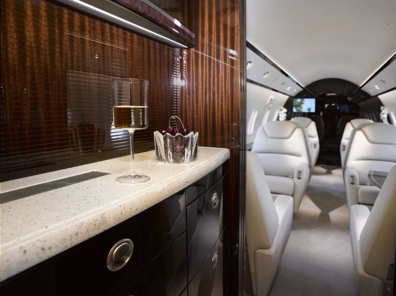 BOMBARDIER CHALLENGER 300 2012