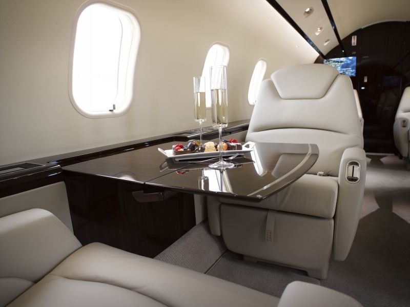 BOMBARDIER CHALLENGER 300 2012