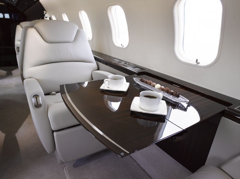 BOMBARDIER CHALLENGER 300 2012
