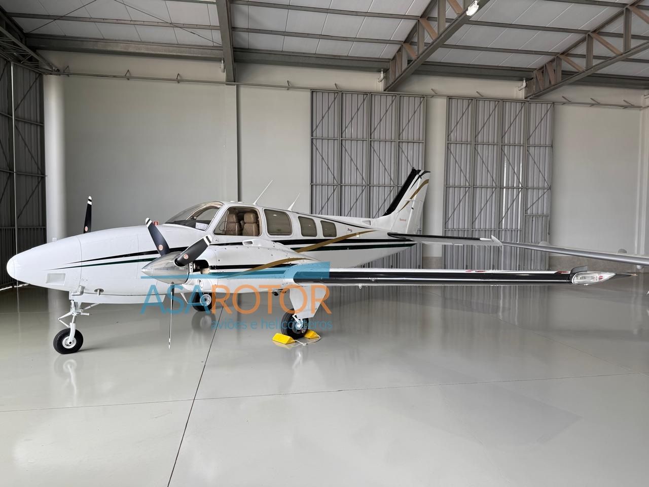 BEECHCRAFT BARON B58 2001