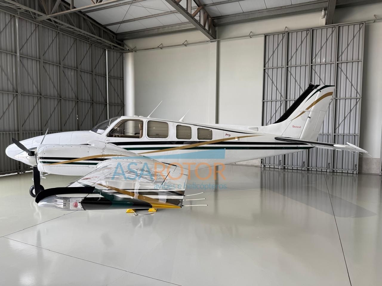 BEECHCRAFT BARON B58 2001