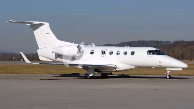EMBRAER PHENOM 300 2015