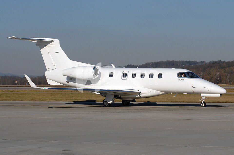 EMBRAER PHENOM 300 2015