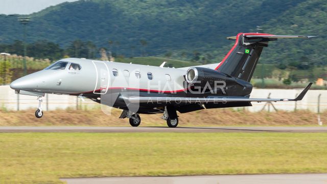 EMBRAER PHENOM 300 2015