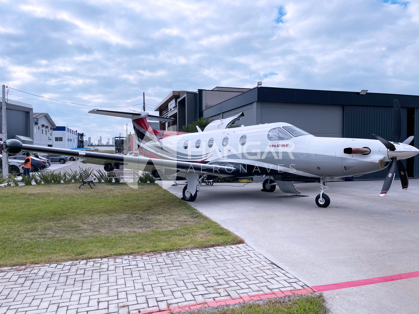PILATUS PC12-NG 2018 — foto 1 de 12