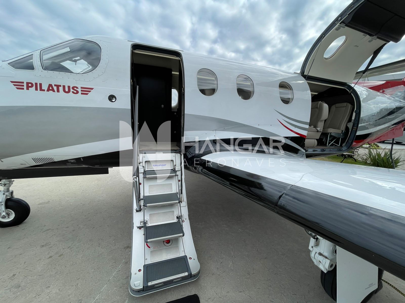 PILATUS PC12-NG 2018 — foto 2 de 12