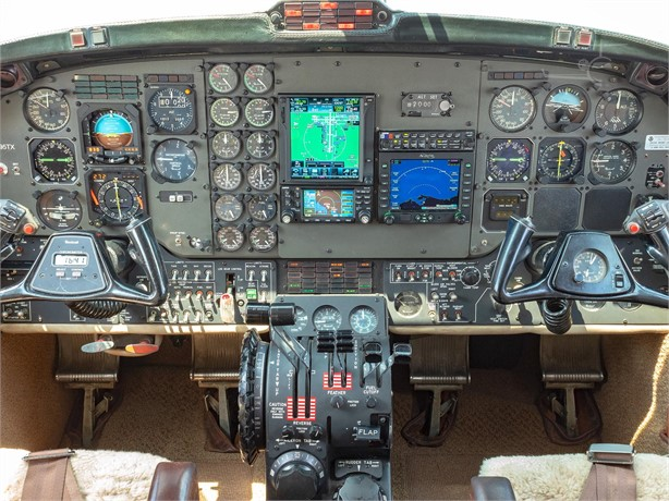 BEECHCRAFT KING AIR B200 1982