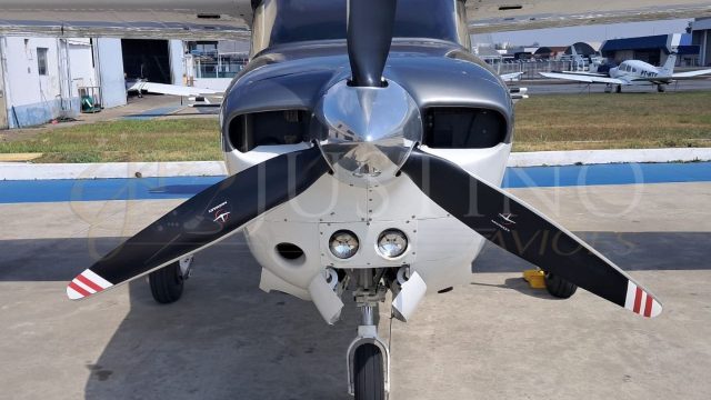 CESSNA 210N CENTURION 1984
