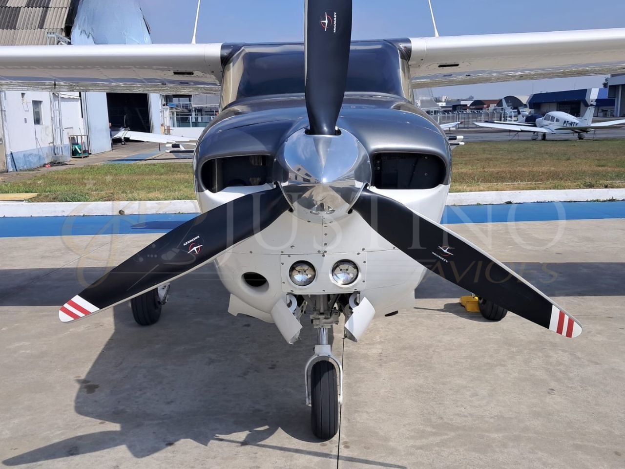 CESSNA 210N CENTURION 1984