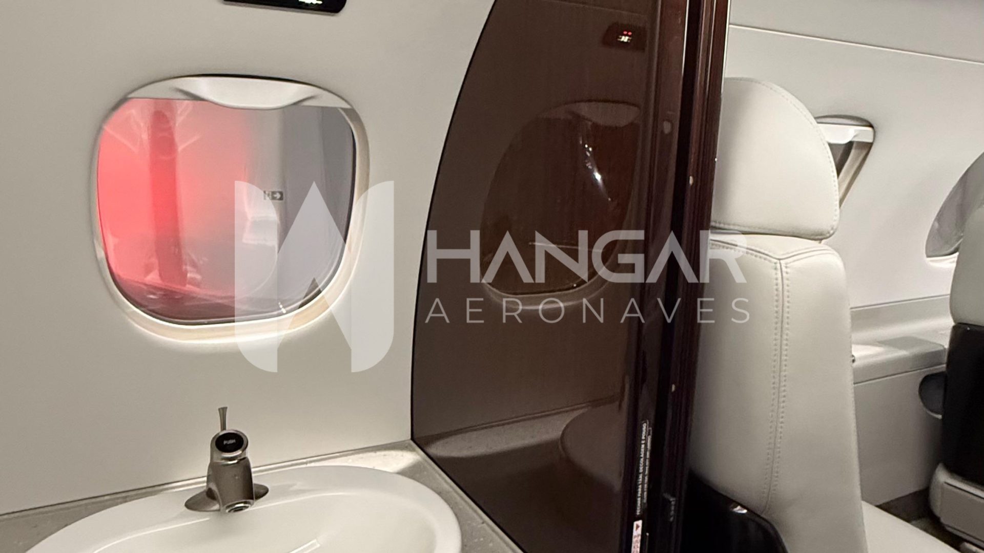 EMBRAER PHENOM 300 2015