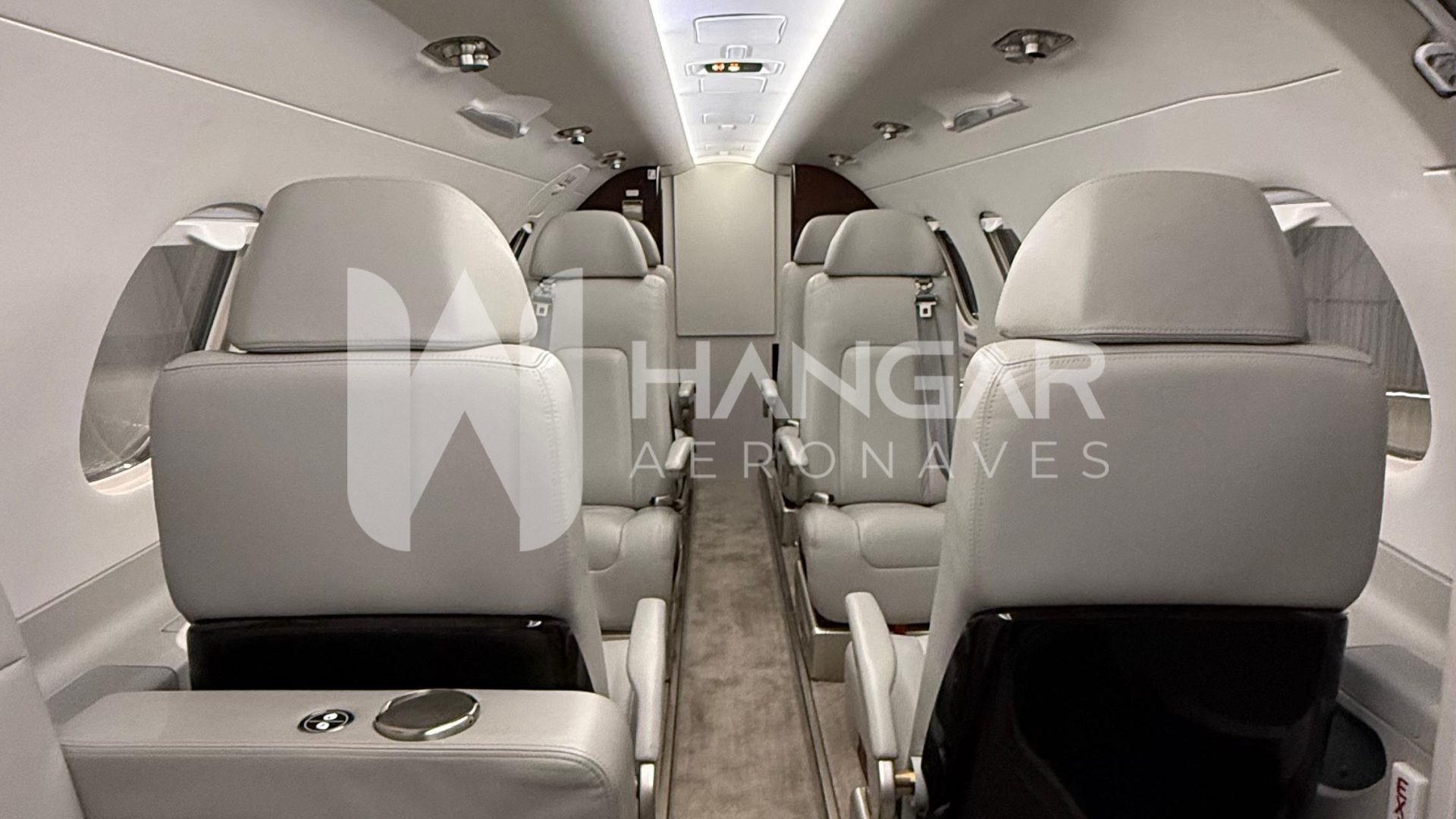 EMBRAER PHENOM 300 2015
