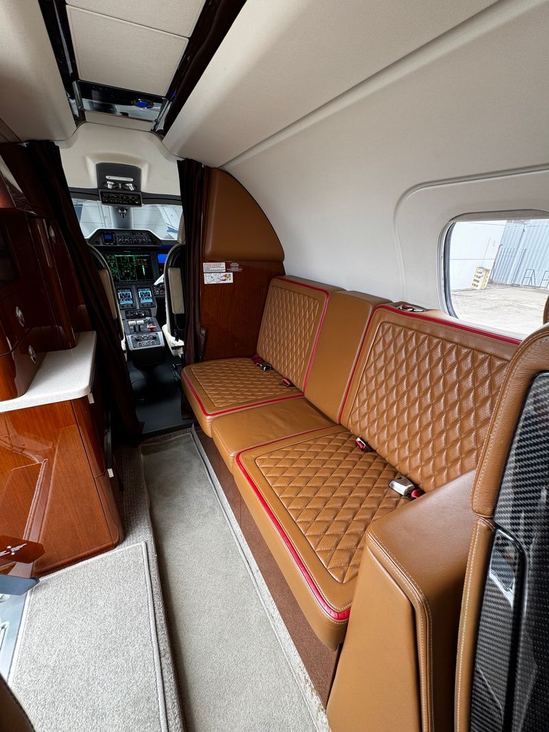 EMBRAER PHENOM 300E 2018