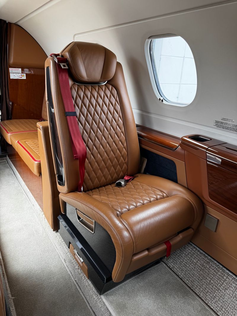 EMBRAER PHENOM 300E 2018
