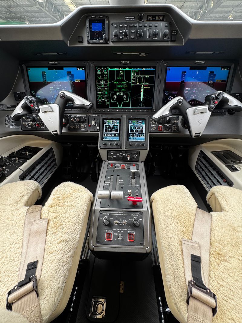 EMBRAER PHENOM 300E 2018