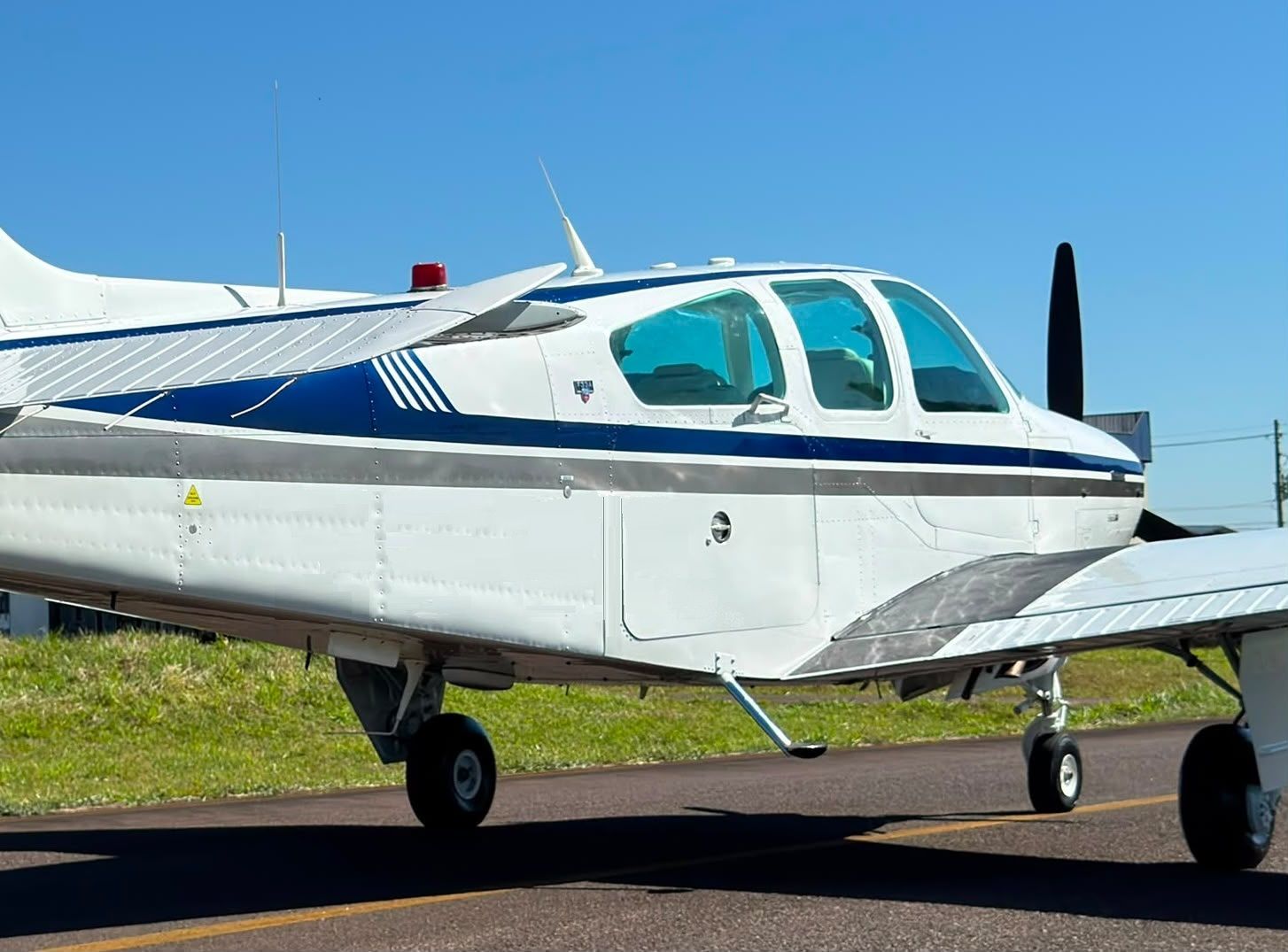 BEECHCRAFT BONANZA F33A 1993