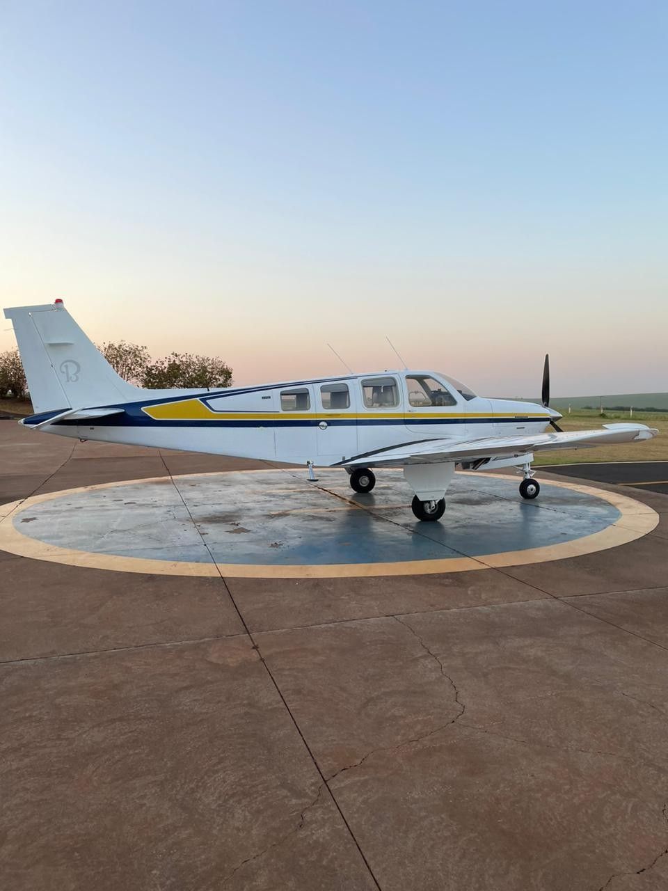 BEECHCRAFT BONANZA A36 1975