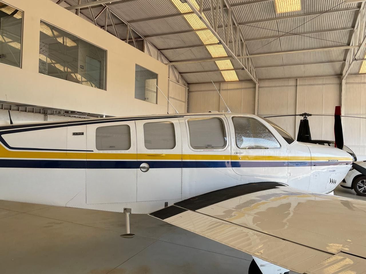 BEECHCRAFT BONANZA A36 1975