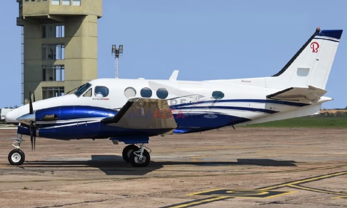BEECHCRAFT KING AIR C90B 1998 — foto 15 de 16