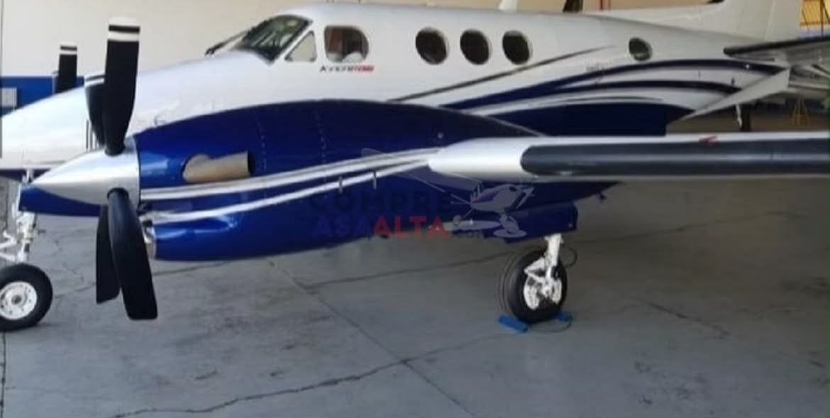 BEECHCRAFT KING AIR C90B 1998 — foto 7 de 16