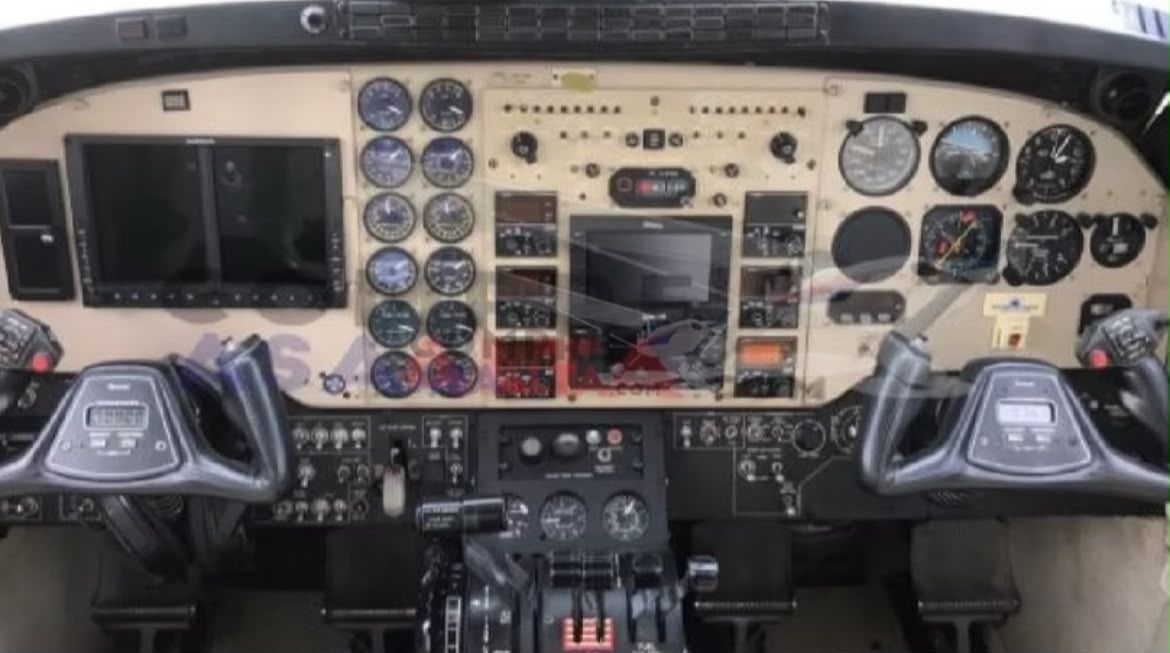 BEECHCRAFT KING AIR C90B 1998 — foto 16 de 16