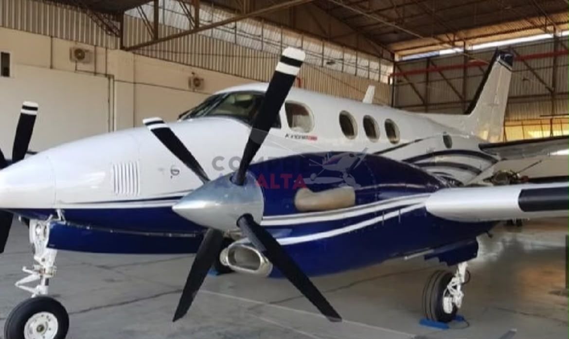 BEECHCRAFT KING AIR C90B 1998 — foto 6 de 16