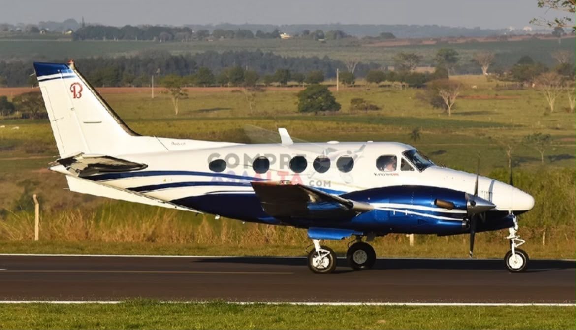 BEECHCRAFT KING AIR C90B 1998 — foto 8 de 16