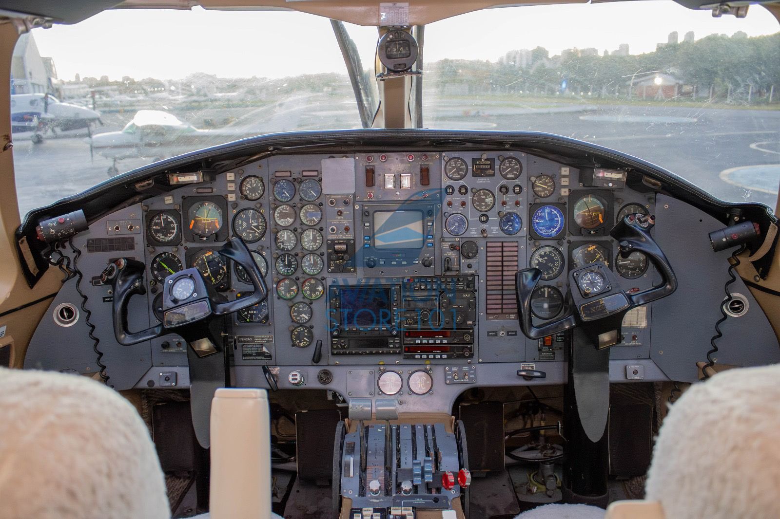 EMBRAER XINGU EMB-121A 1979 — foto 9 de 21