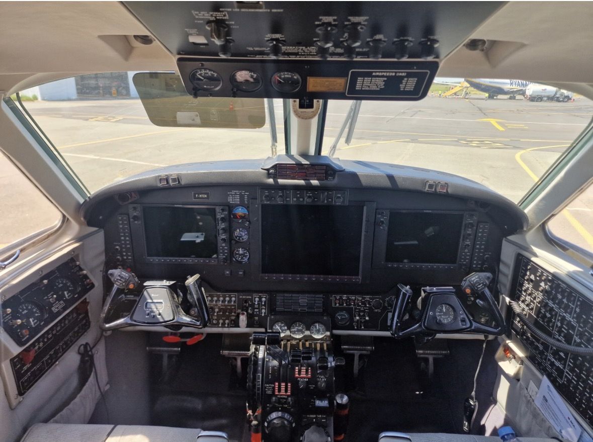 BEECHCRAFT KING AIR B200 BLACKHAWK XP61 1982