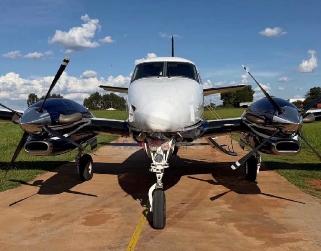 BEECHCRAFT KING AIR C90B 1998 — foto 9 de 16