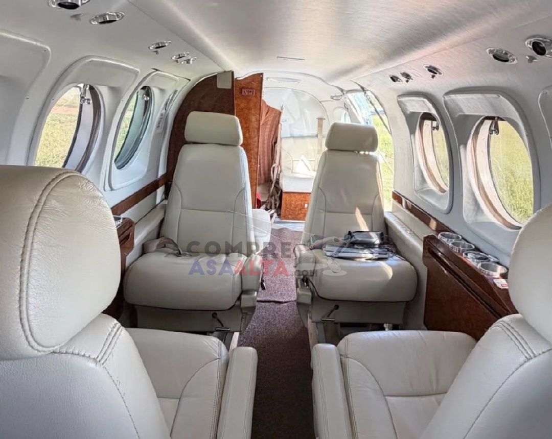 BEECHCRAFT KING AIR C90B 1998 — foto 11 de 16