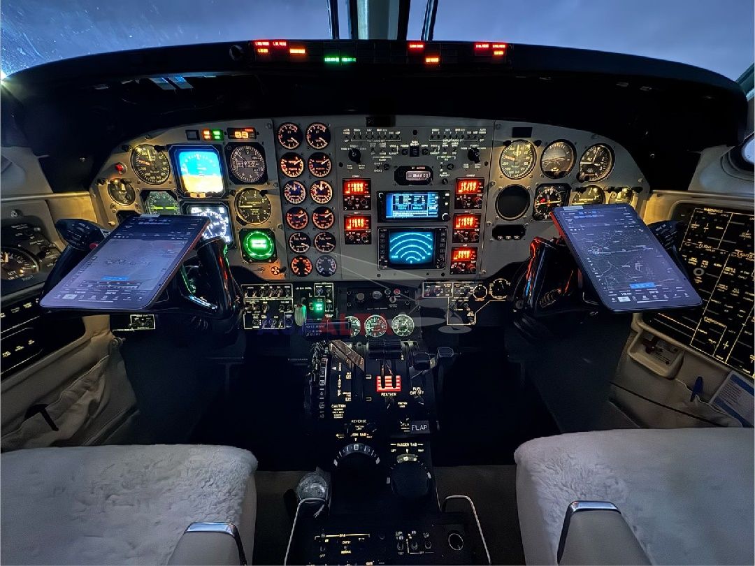 BEECHCRAFT KING AIR C90B 1998
