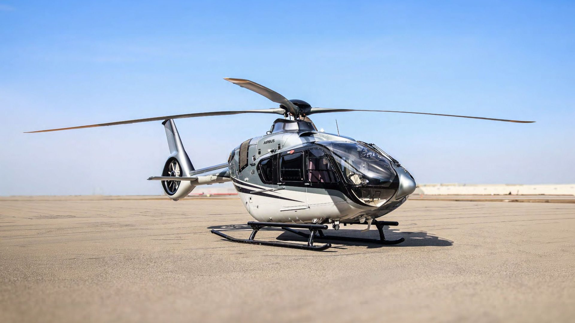 AIRBUS H135 T3 2023 — foto 1 de 17
