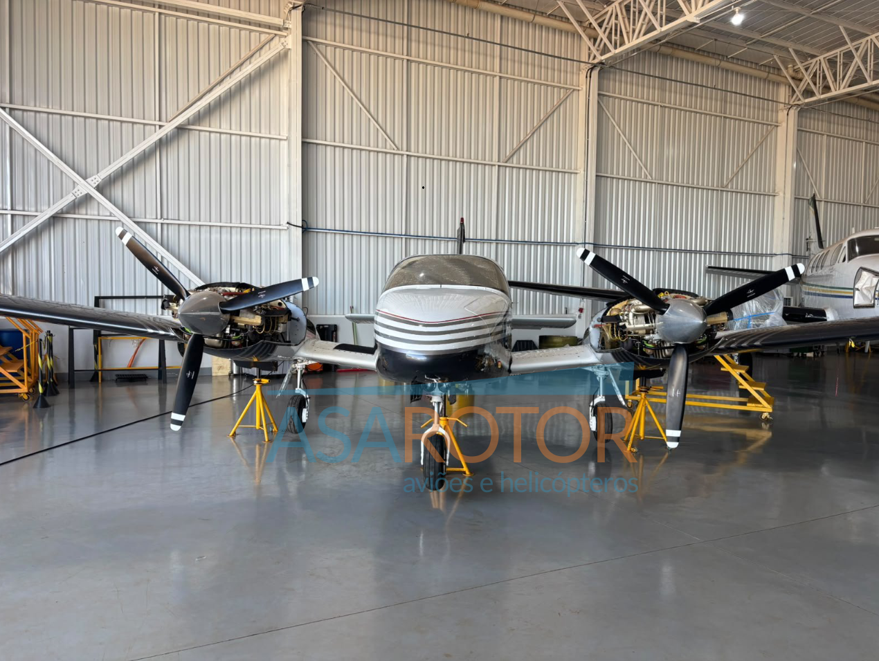 PIPER PA-34-220T SENECA III 1983 — foto 1 de 10