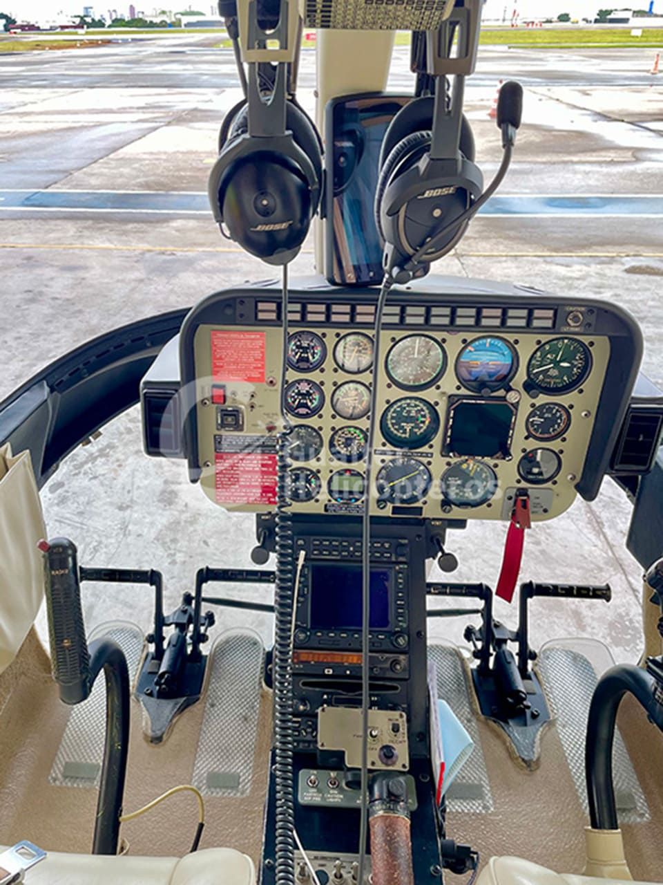 BELL 206L-4 LONG RANGER 1997 — foto 6 de 15
