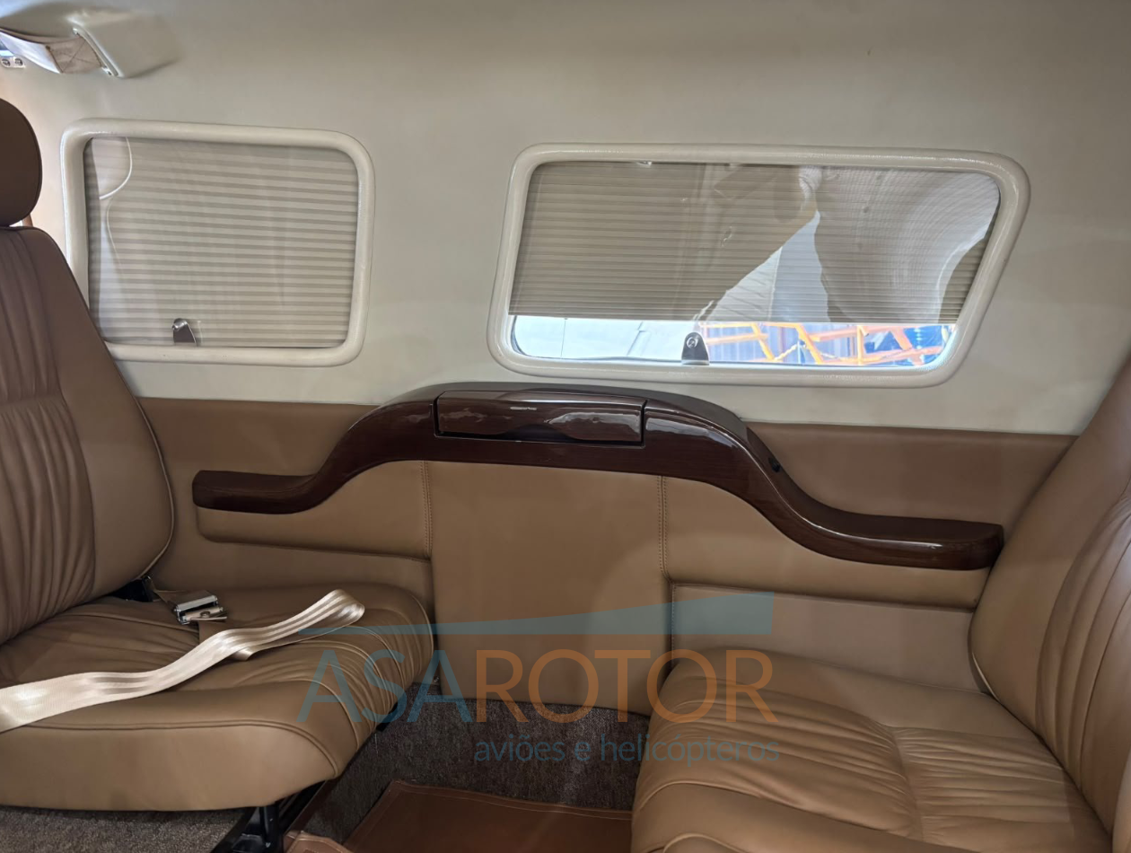 PIPER PA-34-220T SENECA III 1983 — foto 4 de 10